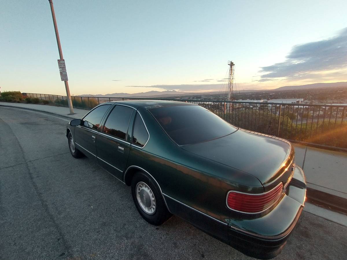 Chevrolet-caprice-classic-1995-green-5