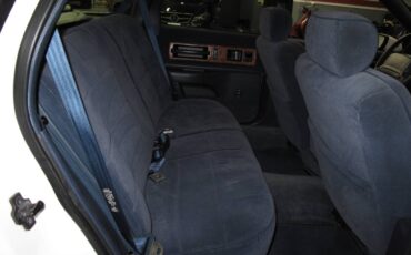 Chevrolet-caprice-classic-wagon-1993-white-15