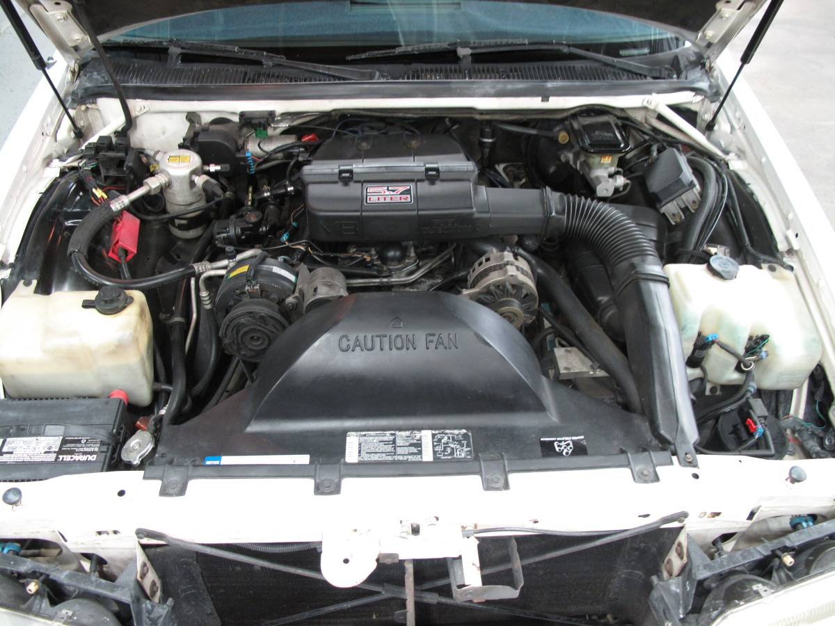 Chevrolet-caprice-classic-wagon-1993-white-21