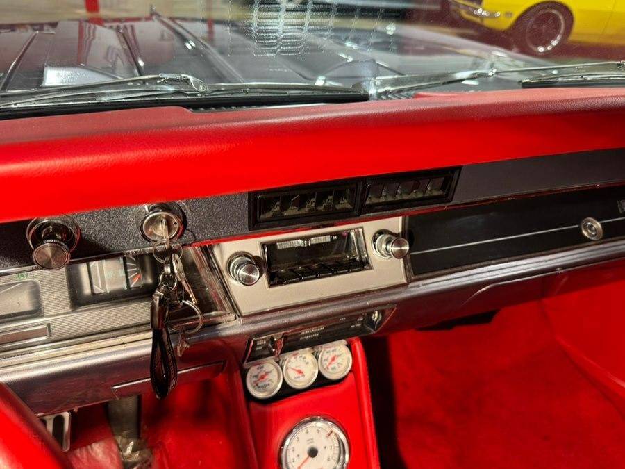 Chevrolet-chevelle-1966-grey-19