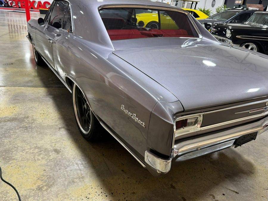 Chevrolet-chevelle-1966-grey-22