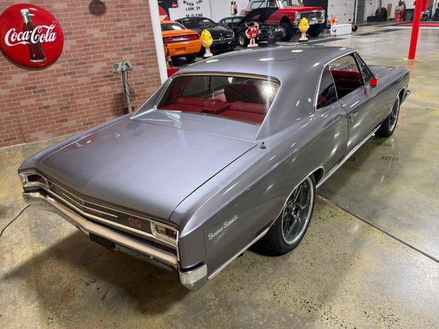 Chevrolet-chevelle-1966-grey-25