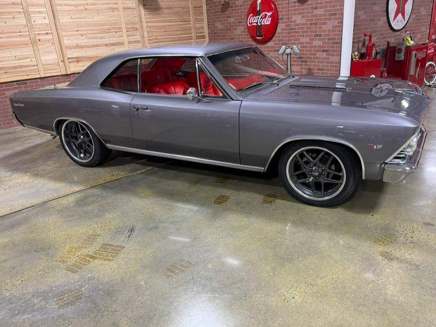 Chevrolet-chevelle-1966-grey-45