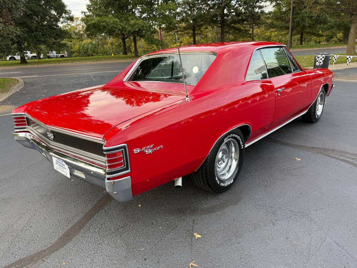 Chevrolet-chevelle-1967-red-151