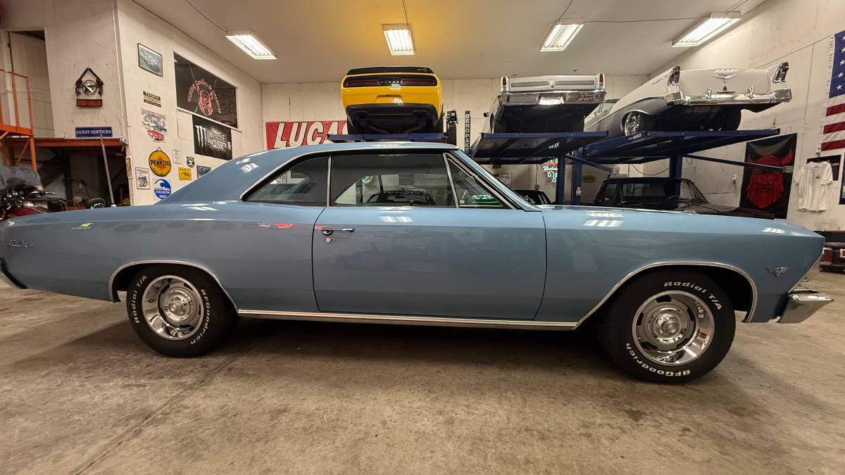 Chevrolet-chevelle-malibu-1966-10