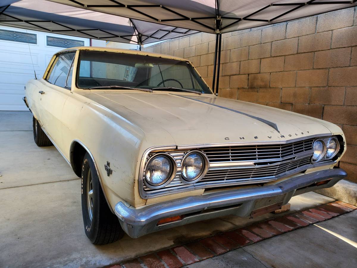 Chevrolet-chevelle-ss-1965-yellow-2