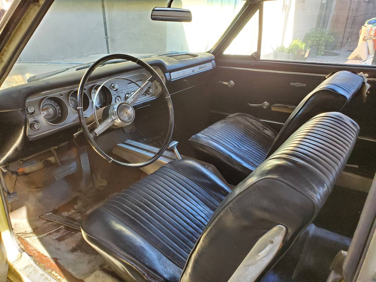 Chevrolet-chevelle-ss-1965-yellow-8