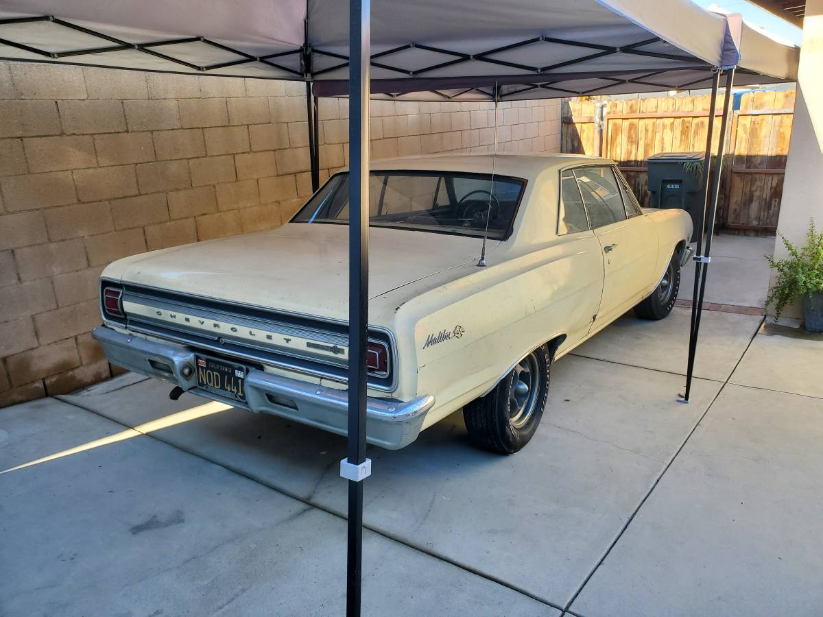Chevrolet-chevelle-ss-1965-yellow