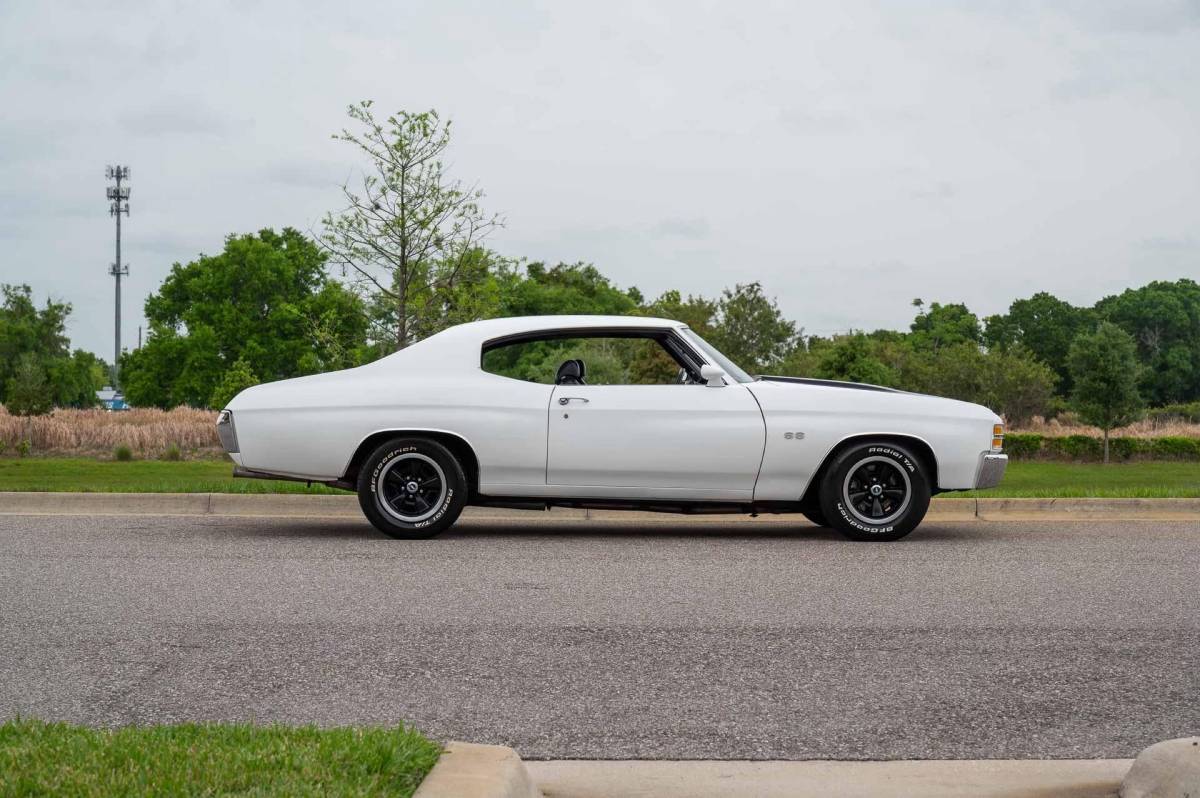 Chevrolet-chevelle-ss-1971-white