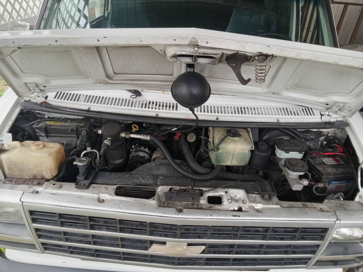 Chevrolet-chevy-van-g30-1995-10