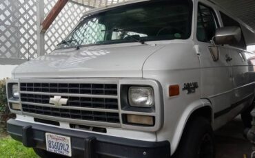 Chevrolet-chevy-van-g30-1995