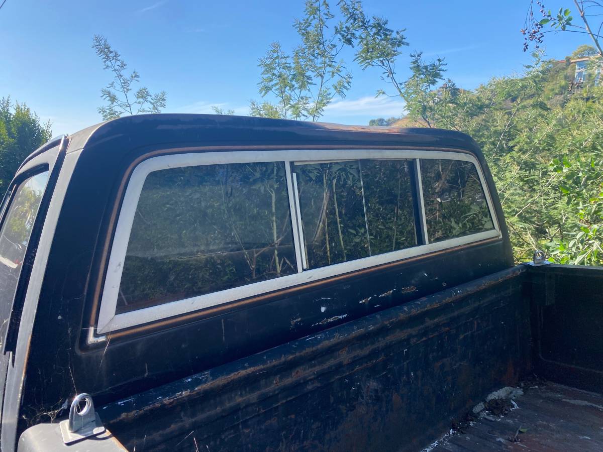 Chevrolet-cheyenne-1977-black-1