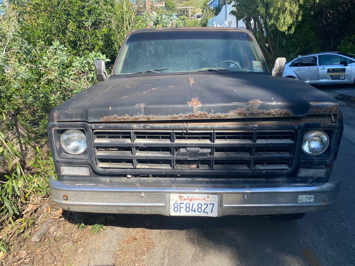 Chevrolet-cheyenne-1977-black-3