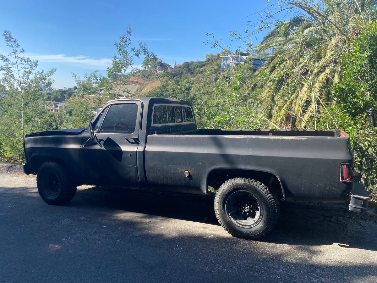 Chevrolet-cheyenne-1977-black-5