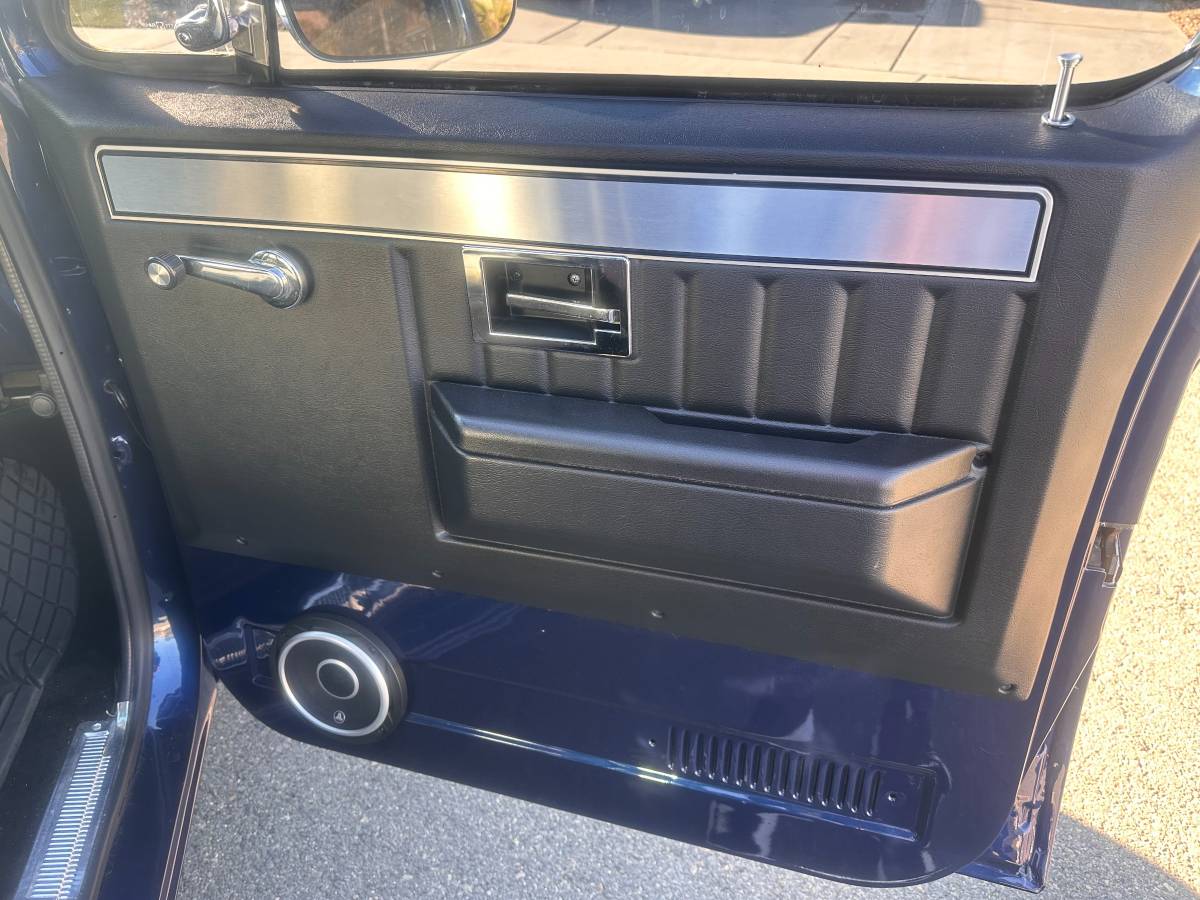 Chevrolet-ck-pickup-12-ton-1984-blue-11