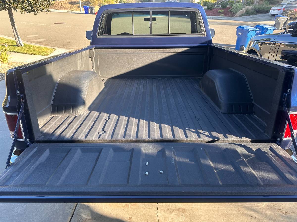 Chevrolet-ck-pickup-12-ton-1984-blue-36