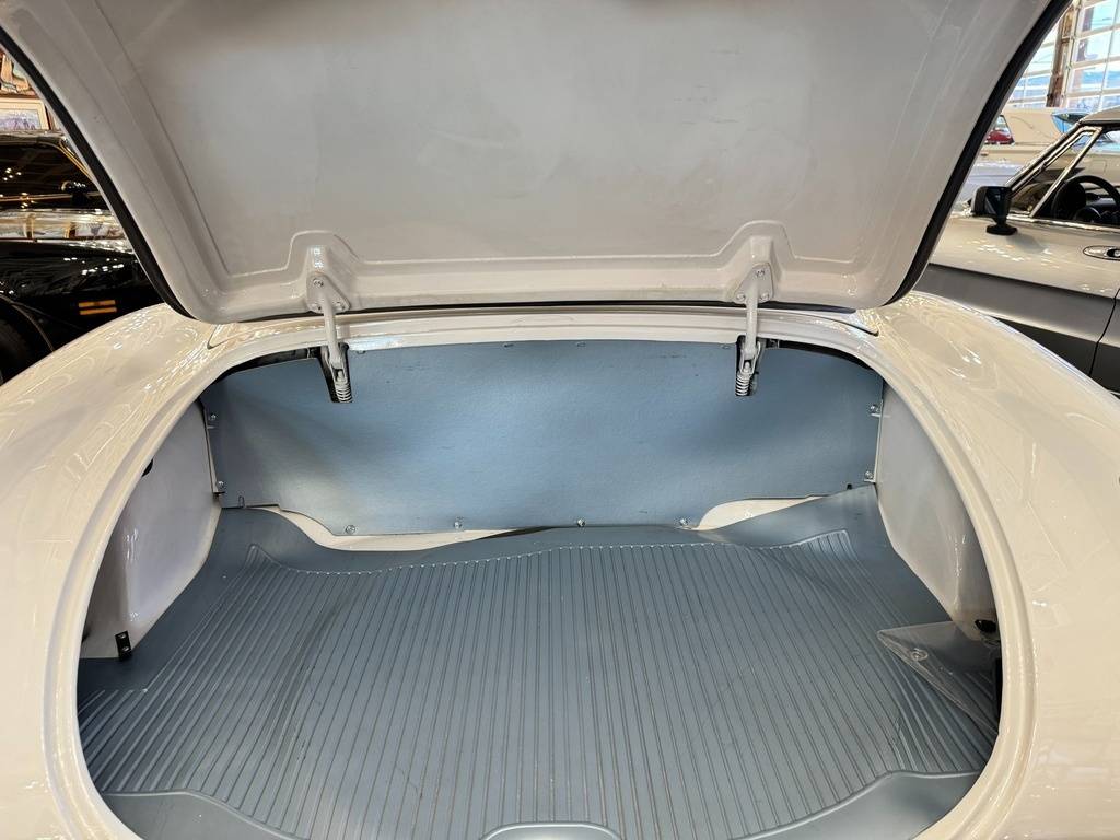 Chevrolet-corvette-1959-white-103