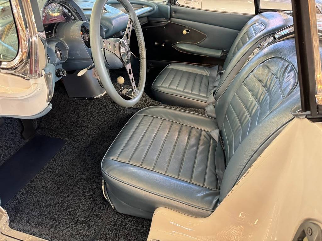 Chevrolet-corvette-1959-white-134