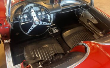 Chevrolet-corvette-1961-red-18