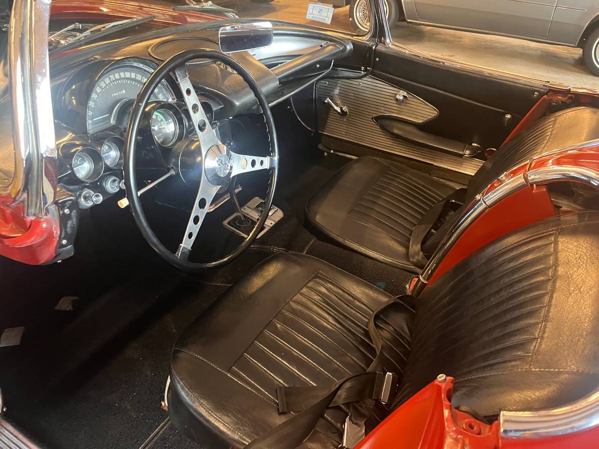 Chevrolet-corvette-1961-red-19