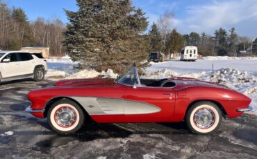 Chevrolet-corvette-1961-red-6