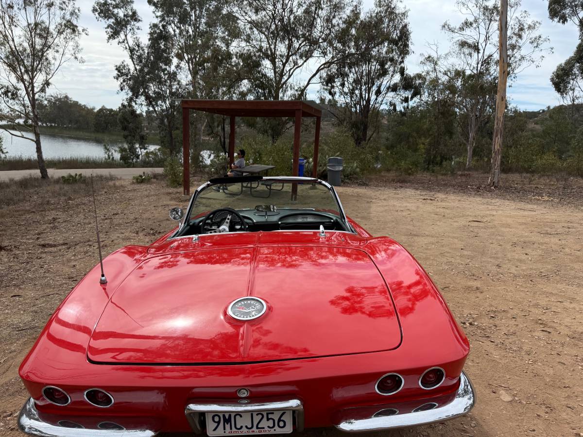Chevrolet-corvette-1962-red-12