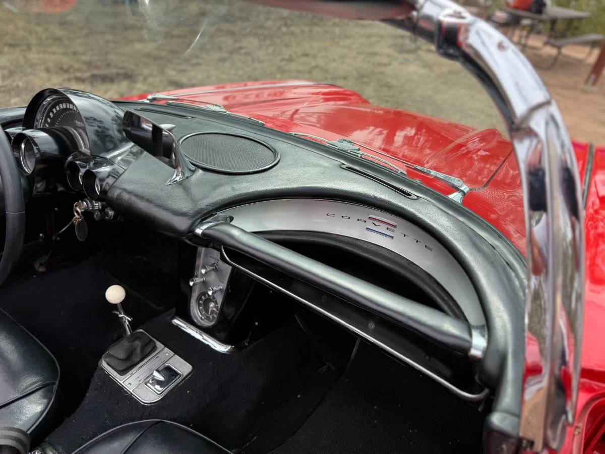 Chevrolet-corvette-1962-red-18