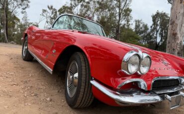 Chevrolet-corvette-1962-red-2