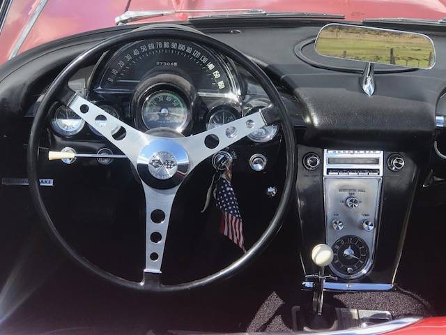 Chevrolet-corvette-1962-red-2
