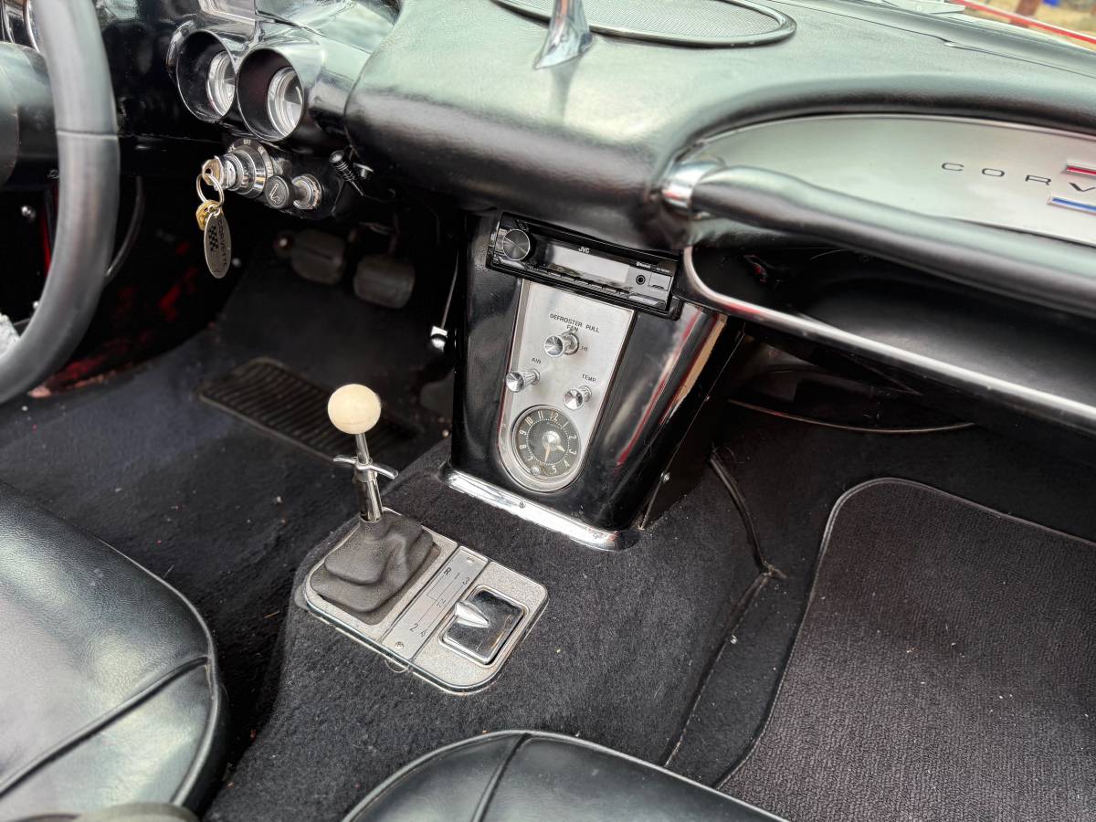 Chevrolet-corvette-1962-red-24