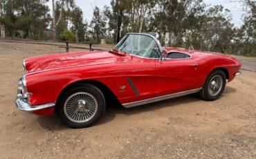 Chevrolet-corvette-1962-red-29