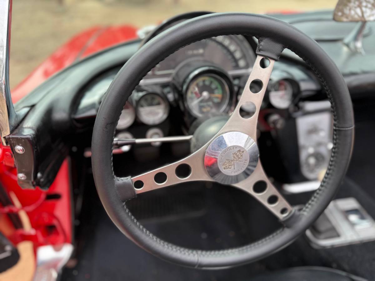 Chevrolet-corvette-1962-red-33