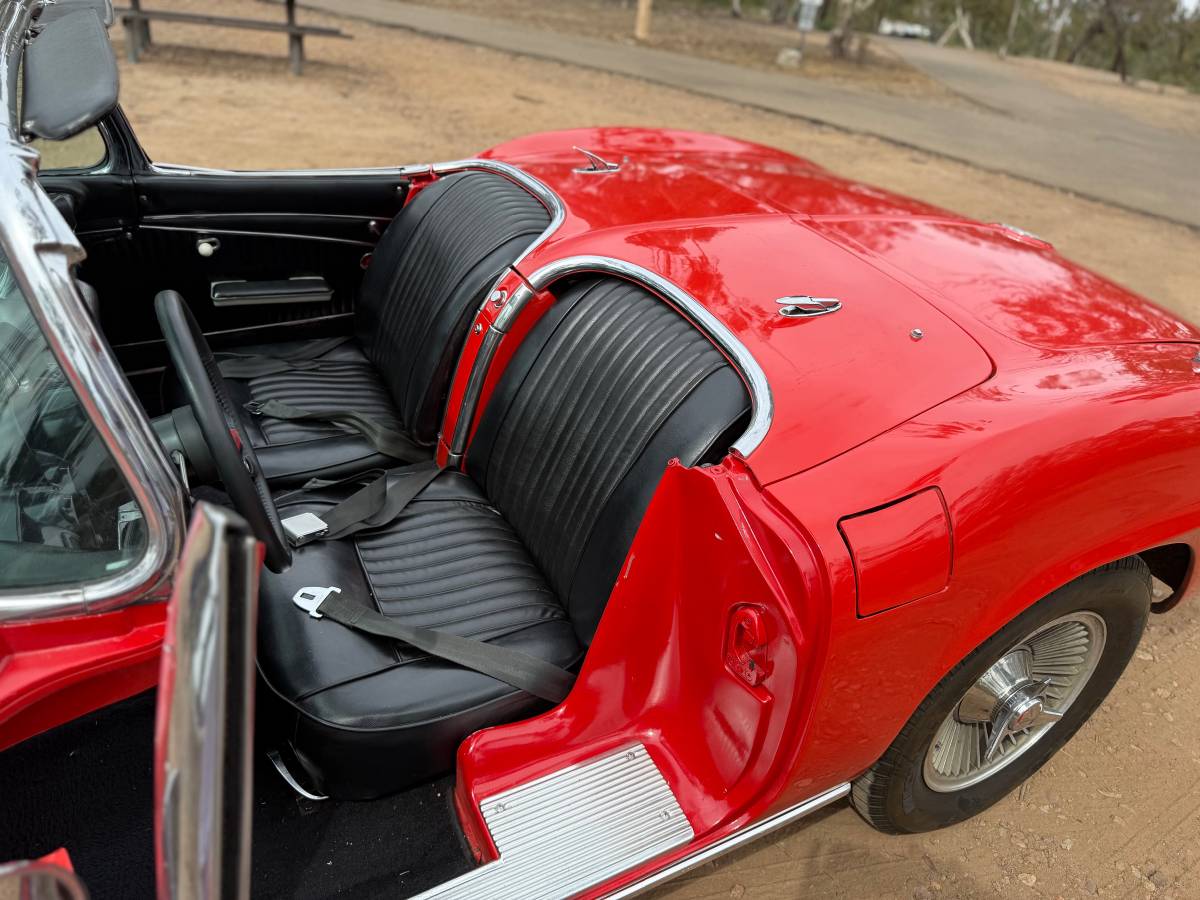 Chevrolet-corvette-1962-red-7