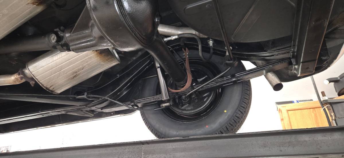 Chevrolet-corvette-1962-white-10