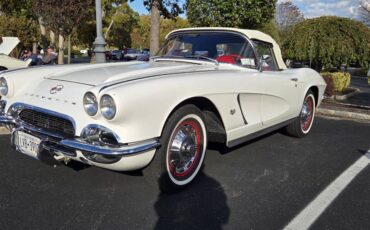 Chevrolet-corvette-1962-white-2