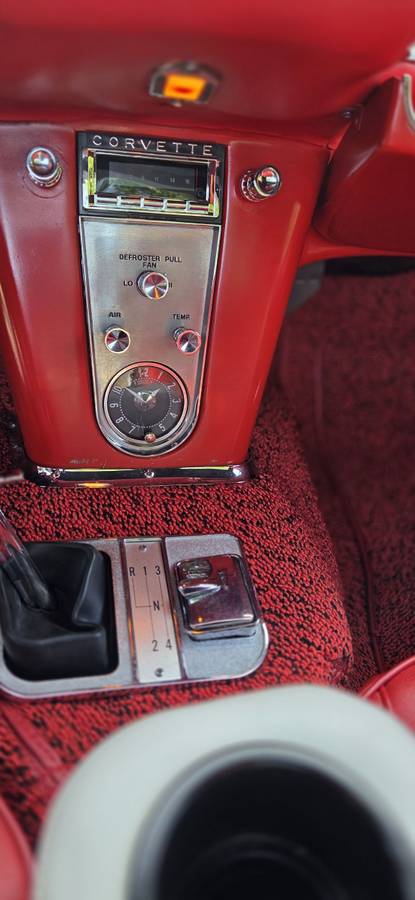 Chevrolet-corvette-1962-white-6