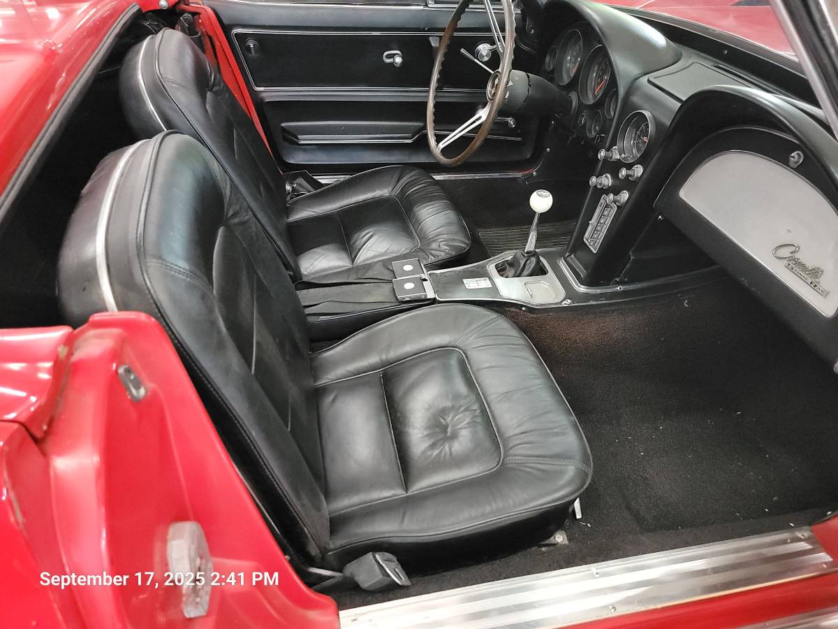 Chevrolet-corvette-1965-red-11