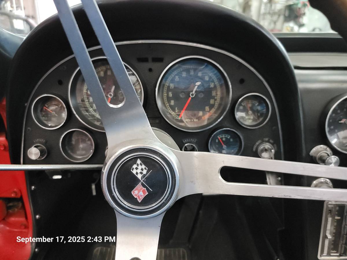 Chevrolet-corvette-1965-red-14