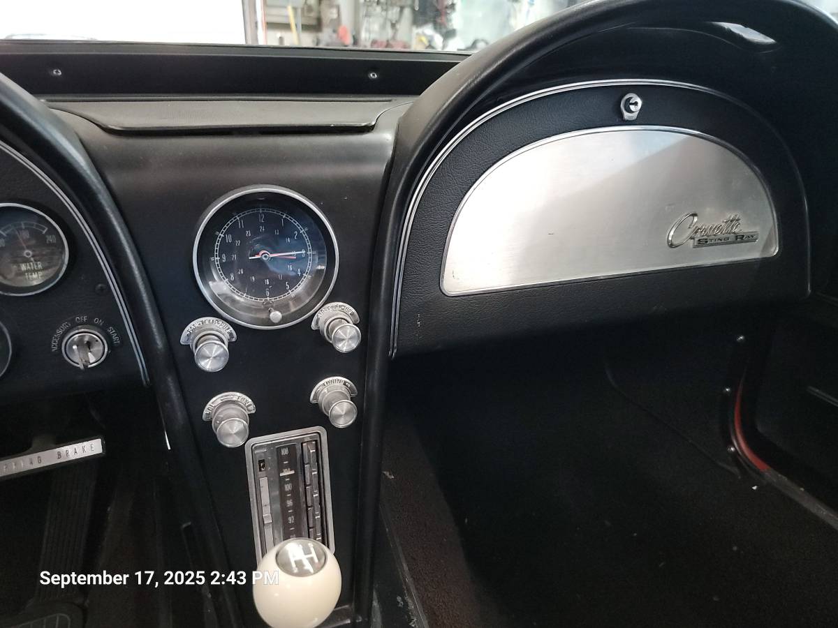 Chevrolet-corvette-1965-red-6