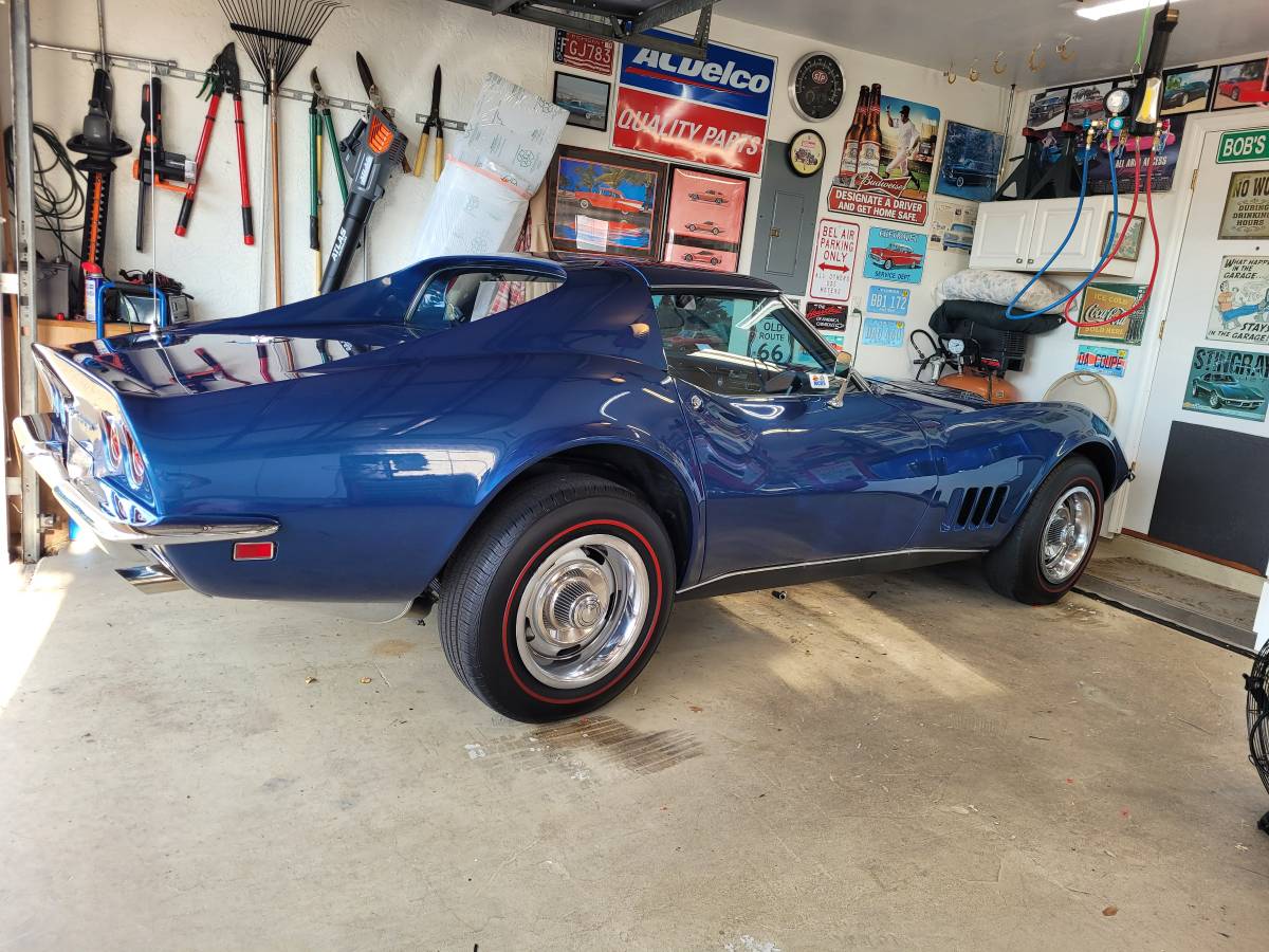 Chevrolet-corvette-1968-blue-2