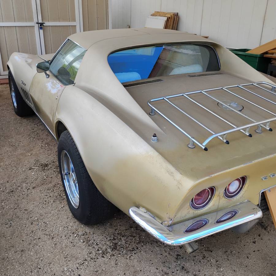 Chevrolet-corvette-1969-3