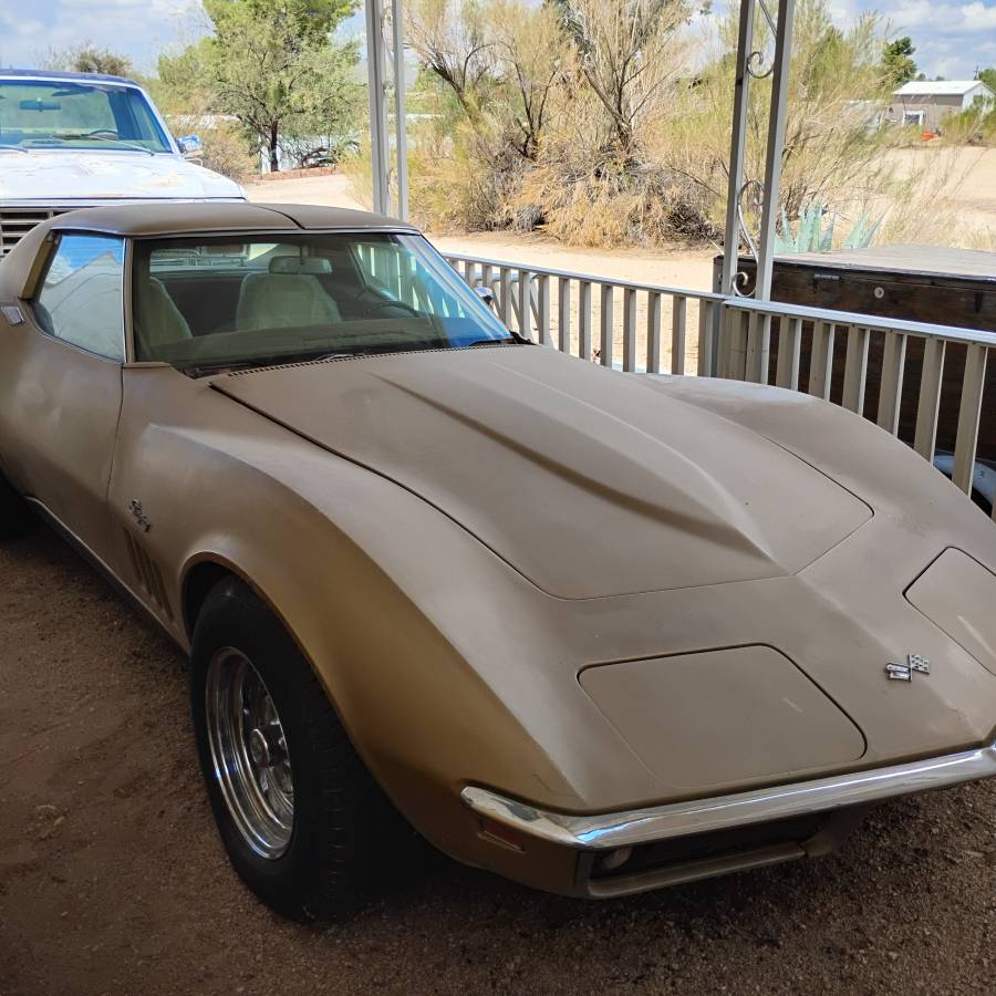 Chevrolet-corvette-1969-4