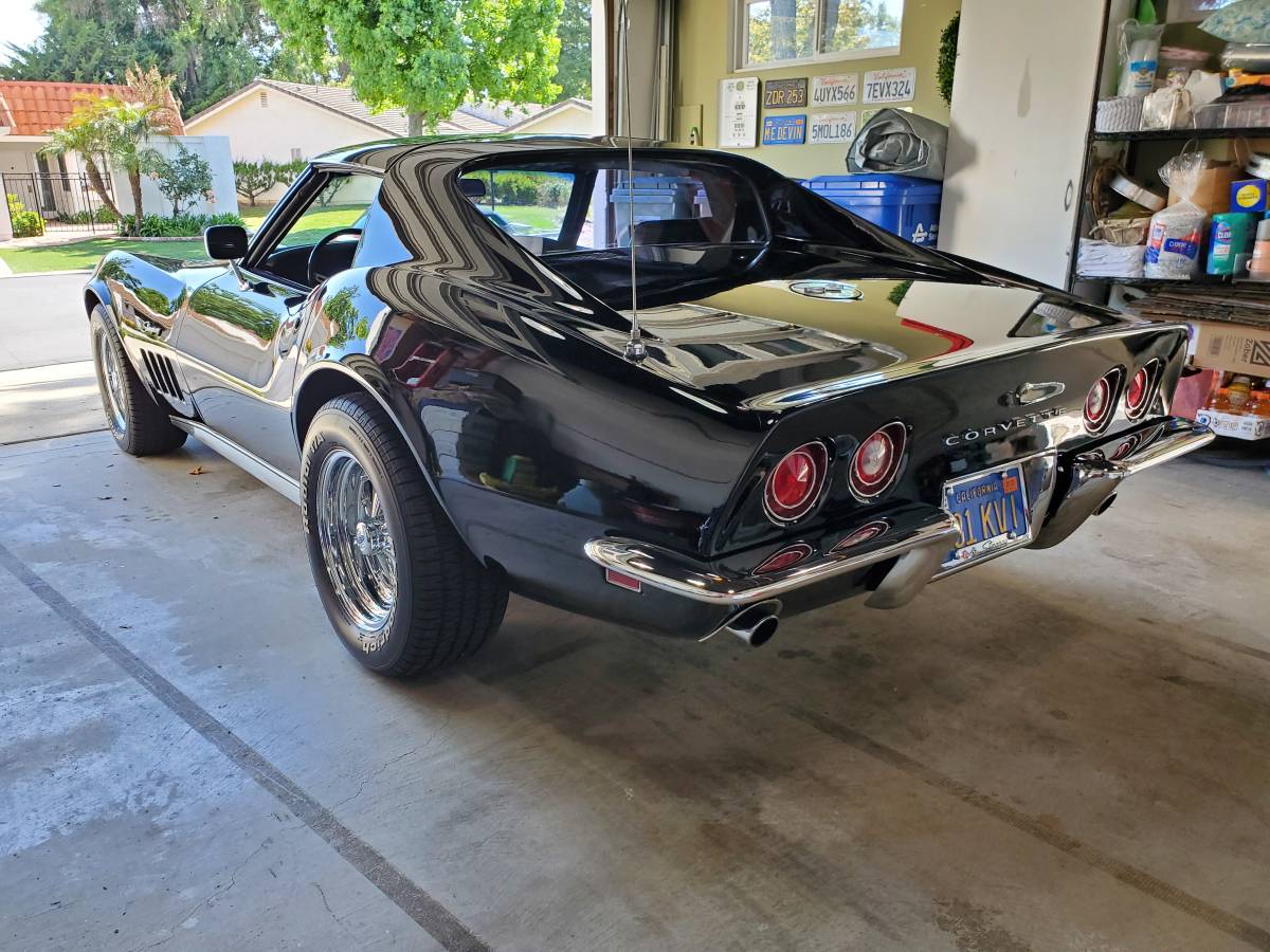 Chevrolet-corvette-1969-black-11