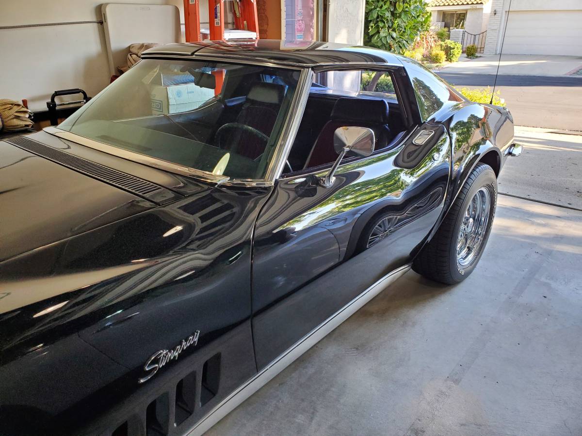 Chevrolet-corvette-1969-black-12