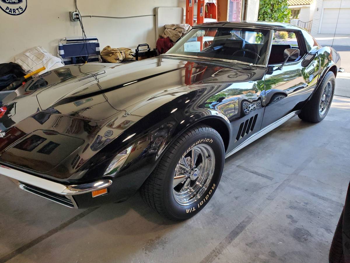 Chevrolet-corvette-1969-black-13