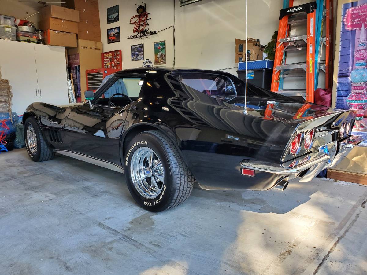 Chevrolet-corvette-1969-black-4
