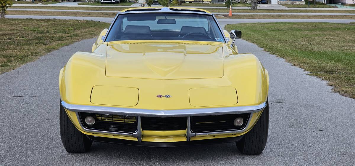 Chevrolet-corvette-1969-yellow-1