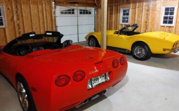 Chevrolet-corvette-1969-yellow-11
