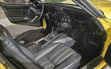 Chevrolet-corvette-1969-yellow-16