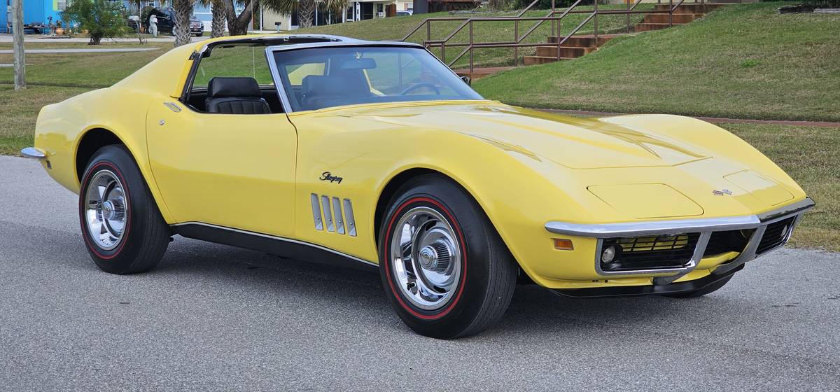 Chevrolet-corvette-1969-yellow